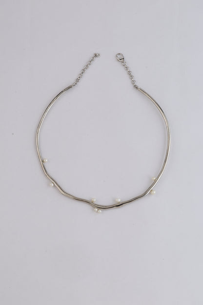Moonlit Pearl Neckpiece