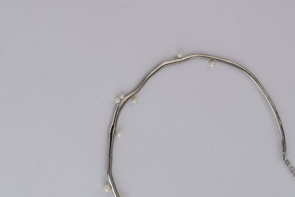 Moonlit Pearl Neckpiece