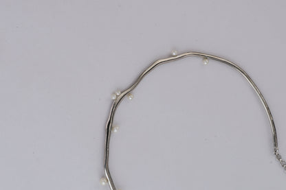 Moonlit Pearl Neckpiece