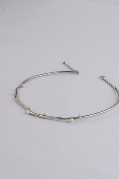 Moonlit Pearl Neckpiece