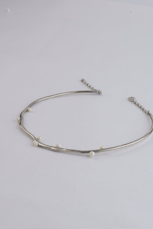 Moonlit Pearl Neckpiece