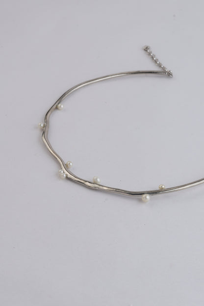 Moonlit Pearl Neckpiece