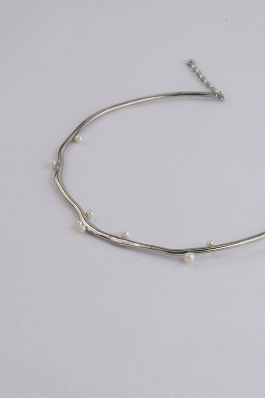 Moonlit Pearl Neckpiece