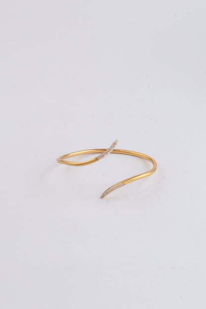Svelte Arc Bangle