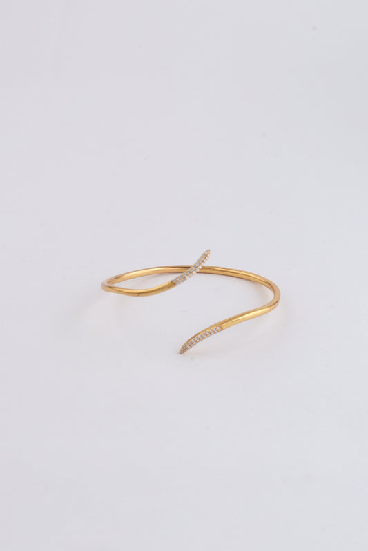 Svelte Arc Bangle