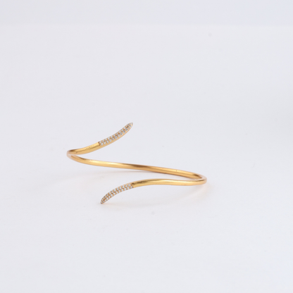 Svelte Arc Bangle