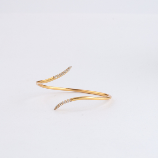 Svelte Arc Bangle
